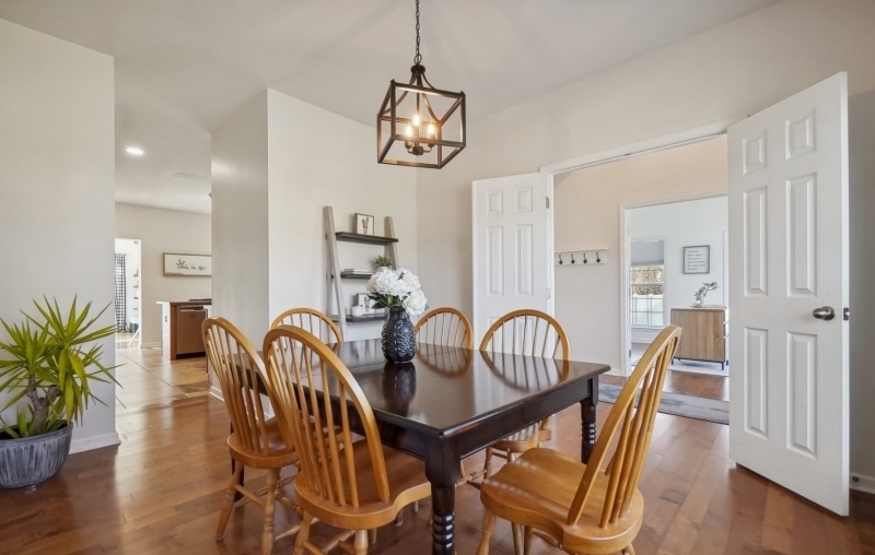Classic dining room setup enhanced through a staging consultation in Hillsborough, NJ – CHC Home Staging Inc.
