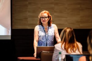 CEO Mindset for Home Stagers: Move Beyond a 9–5 and Scale Smart