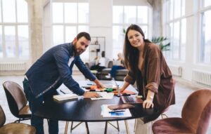 Have you ever wished you could stage a home faster and with fewer mistakes? That’s exactly what a method called Lean Sigma helps you do. Don’t worry—it sounds complicated, but it’s actually pretty simple once you break it down.